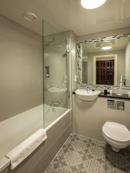 Family Room (Interconnectin Rooms)