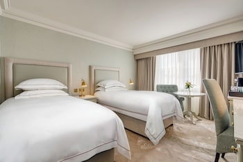 Signature Twin Room