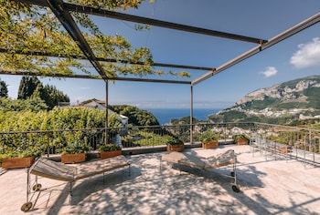 Suite, Sea View