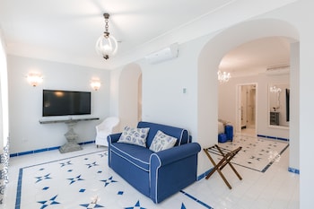 Junior Suite, 1 Queen Bed, Garden View