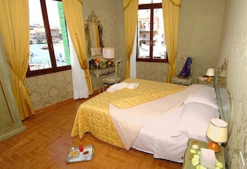 Standard Double or Twin Room, Canal View