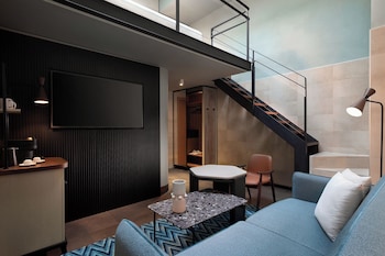 Suite, 1 King Bed