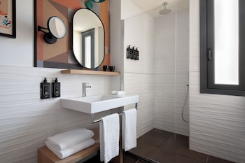 Room, 1 King Bed, Balcony (Terrace)