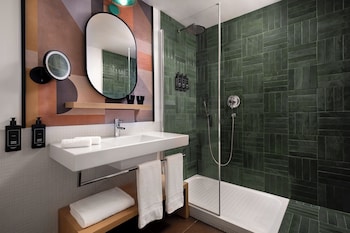 Superior Room, 1 King Bed