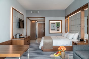 Deluxe Room, 1 King Bed