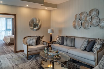 Presidential Suite, 1 King Bed, Non Smoking, City View