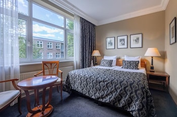 Standard Room, 1 Double or 2 Twin Beds
