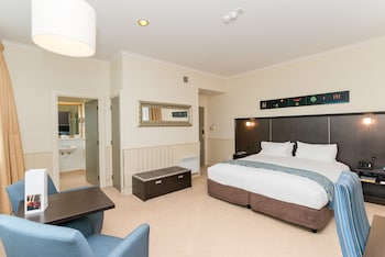 Superior Suite, Connecting Rooms (2 King Beds)