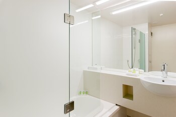 Superior Suite, Connecting Rooms (2 King Beds)
