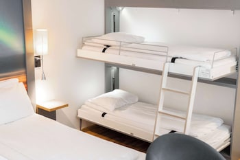 Family Room, Multiple Beds