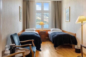 Standard Twin Room (two separate twin beds)