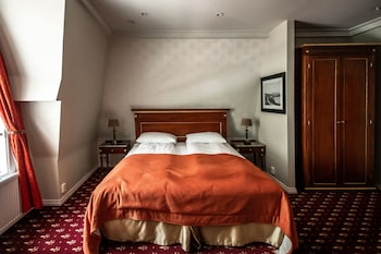 Standard Double or Twin Room (Railway Facing)