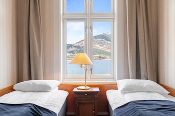 Standard Twin Room (two separate twin beds)