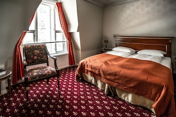 Standard Double or Twin Room (Railway Facing)