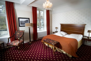 Standard Double or Twin Room (Railway Facing)