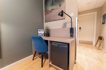 Double Room (Compact)