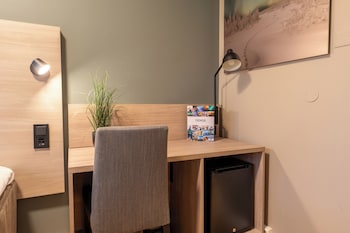 Double Room (Compact)