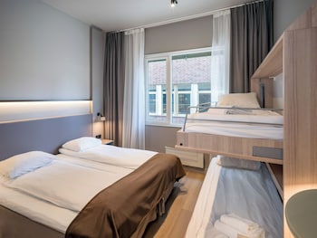 Room, Multiple Beds, Non Smoking (Family)