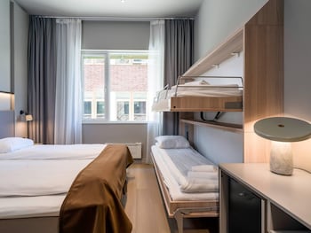 Room, Multiple Beds, Non Smoking (Family)