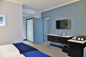 Family Twin Room (FAMT)