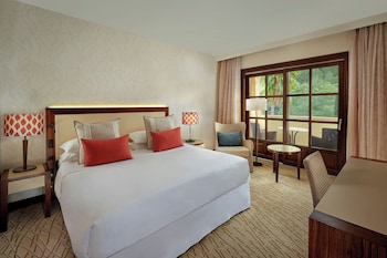 Superior Room, 1 King Bed, Resort View (Balcony)