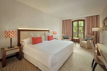 Superior Room, 1 King Bed, Resort View