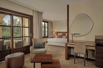 Junior Suite, 1 King Bed with Sofa bed