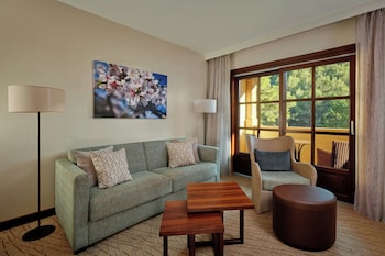 Junior Suite, 1 King Bed with Sofa bed, Resort View (Balcony)