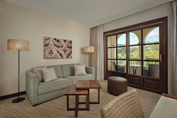 Junior Suite, 1 King Bed with Sofa bed