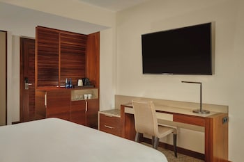 Superior Room, 1 King Bed, Resort View (Balcony)
