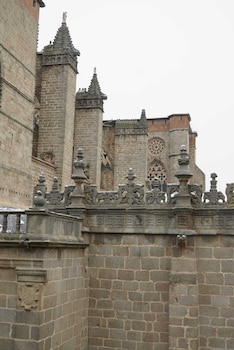 Classic Double Room (Cathedral View)