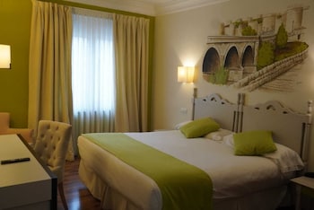 Classic Double Room (Cathedral View)
