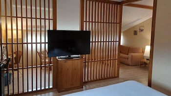 Junior Studio Suite