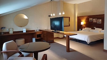 Junior Studio Suite