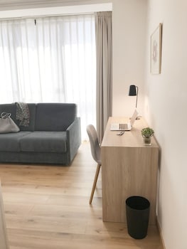 Family Room, 1 King Bed, Beach View