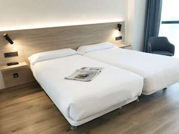 Standard Twin Room, Beach View